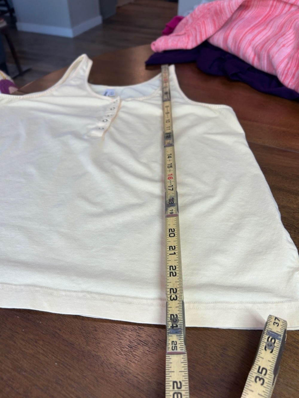Pact Soft buttery yellow Snap-Front Tank 95% organic cotton and 5% elastane - Picture 6 of 7